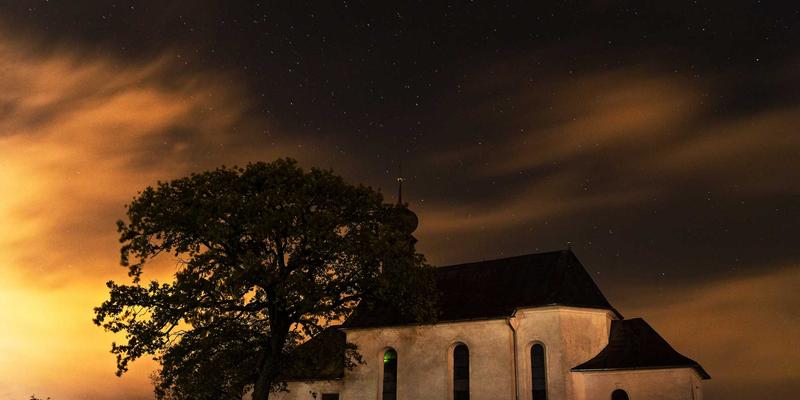 子宫内膜息肉一定要手术吗？妇科中心详解观察指征与微创治疗选择